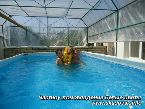 Частноу домовладение Белые цветы